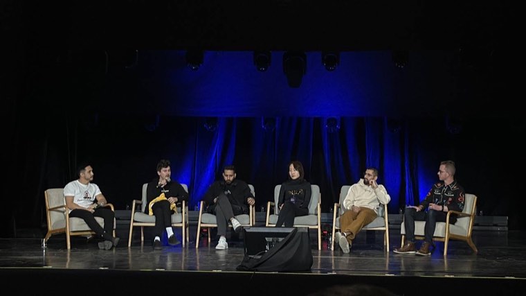 Six-person main-stage panel